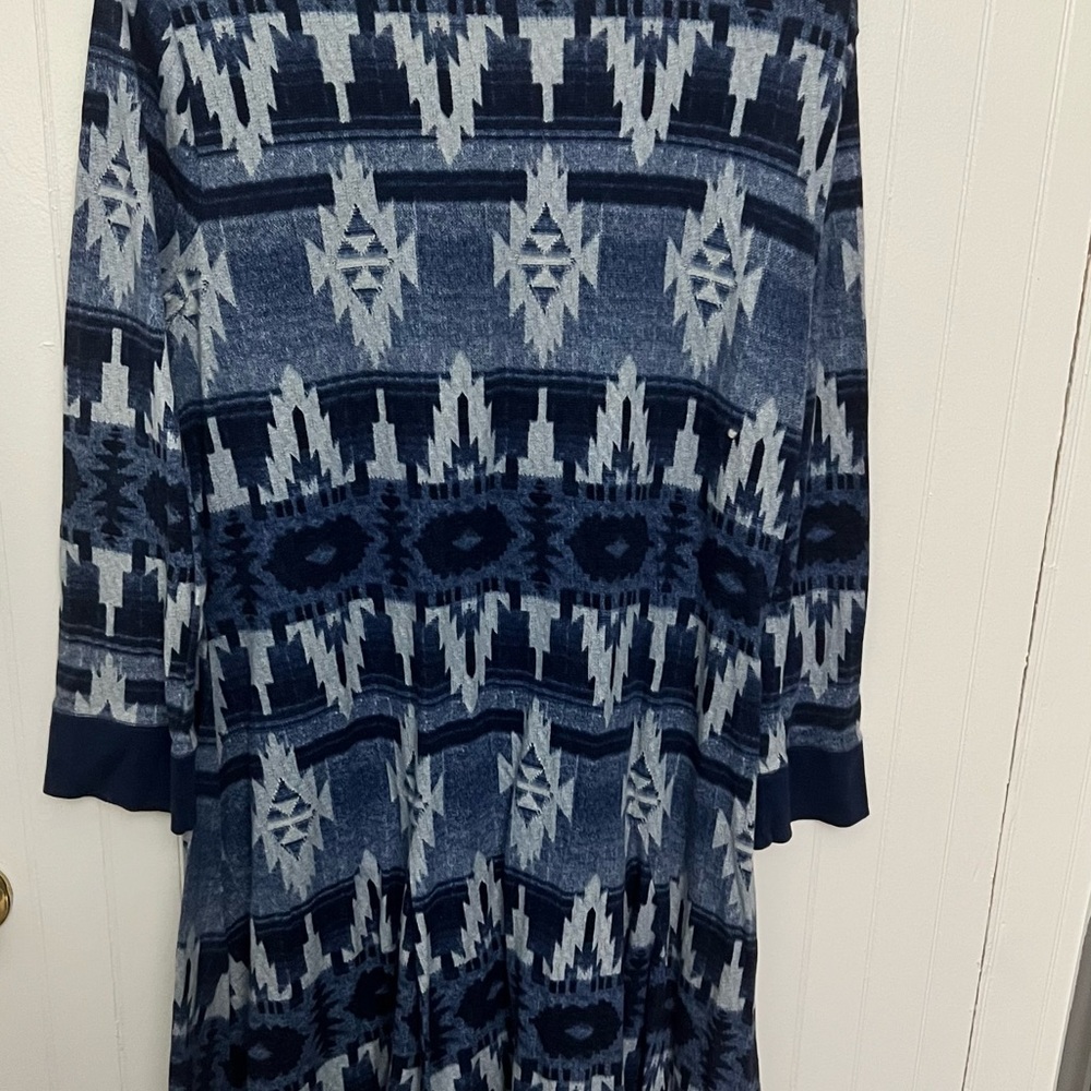 Ralph Lauren Blue and White Patterned Top - Picture 2 of 4